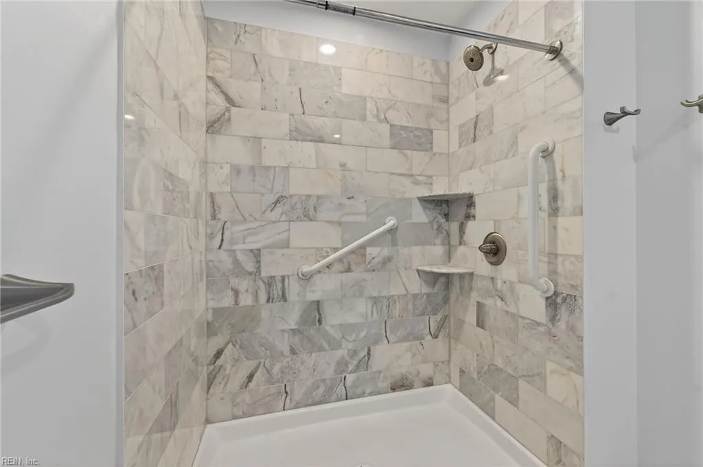 Chesapeake, Virginia 23322, United States, 4 Bedrooms Bedrooms, ,3 BathroomsBathrooms,Residential,Active,204999