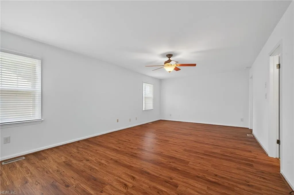 Chesapeake, Virginia 23322, United States, 4 Bedrooms Bedrooms, ,3 BathroomsBathrooms,Residential,Active,204999