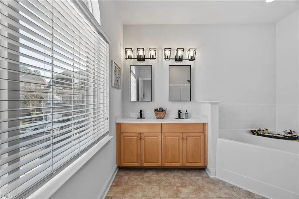 Virginia Beach, Virginia 23462, United States, 4 Bedrooms Bedrooms, ,4 BathroomsBathrooms,Residential,Active,12108