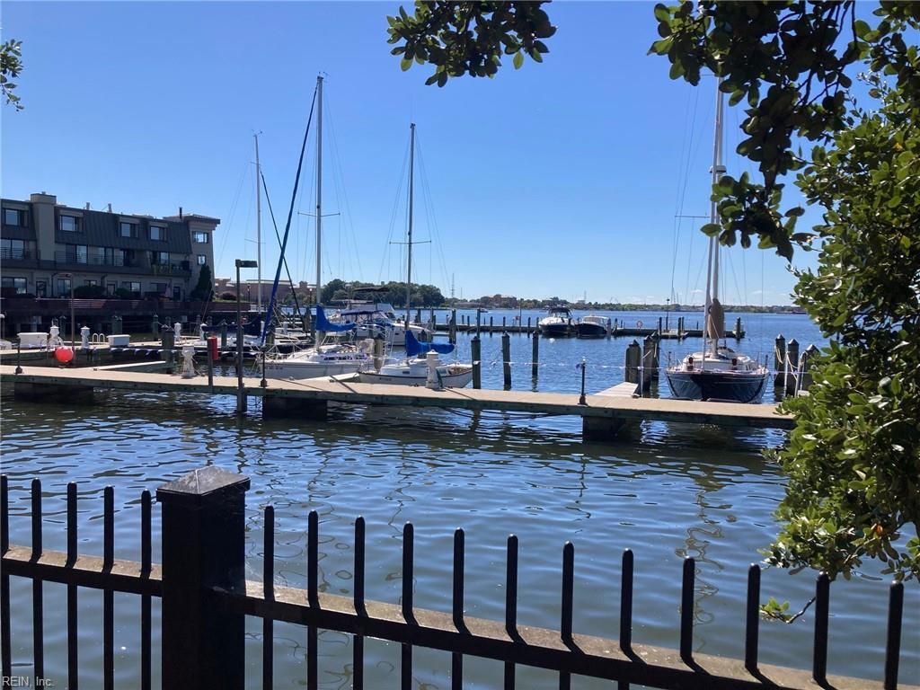 Photo of 401 College Place #23, Norfolk, VA 23510 (MLS # 10619495)