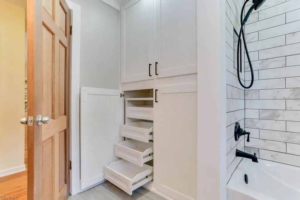 Virginia Beach, Virginia 23456, United States, 4 Bedrooms Bedrooms, ,3 BathroomsBathrooms,Residential,Active,97821