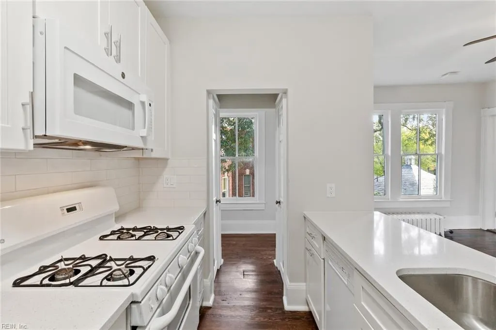 Norfolk, Virginia 23507, United States, 1 Bedroom Bedrooms, ,1 BathroomBathrooms,Residential,Active,201872