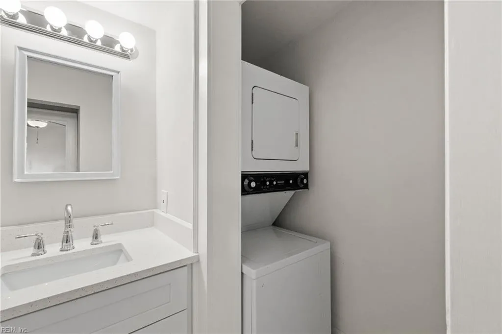 Norfolk, Virginia 23507, United States, 1 Bedroom Bedrooms, ,1 BathroomBathrooms,Residential,Active,201872