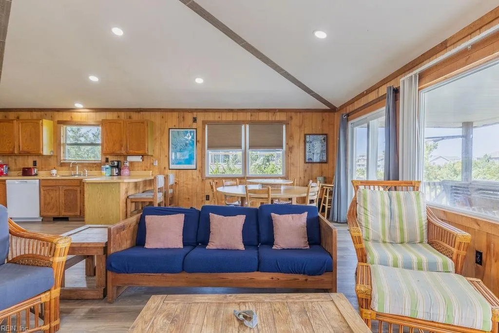 Salvo, North Carolina 27972, United States, 4 Bedrooms Bedrooms, ,2 BathroomsBathrooms,Residential,Active,18441