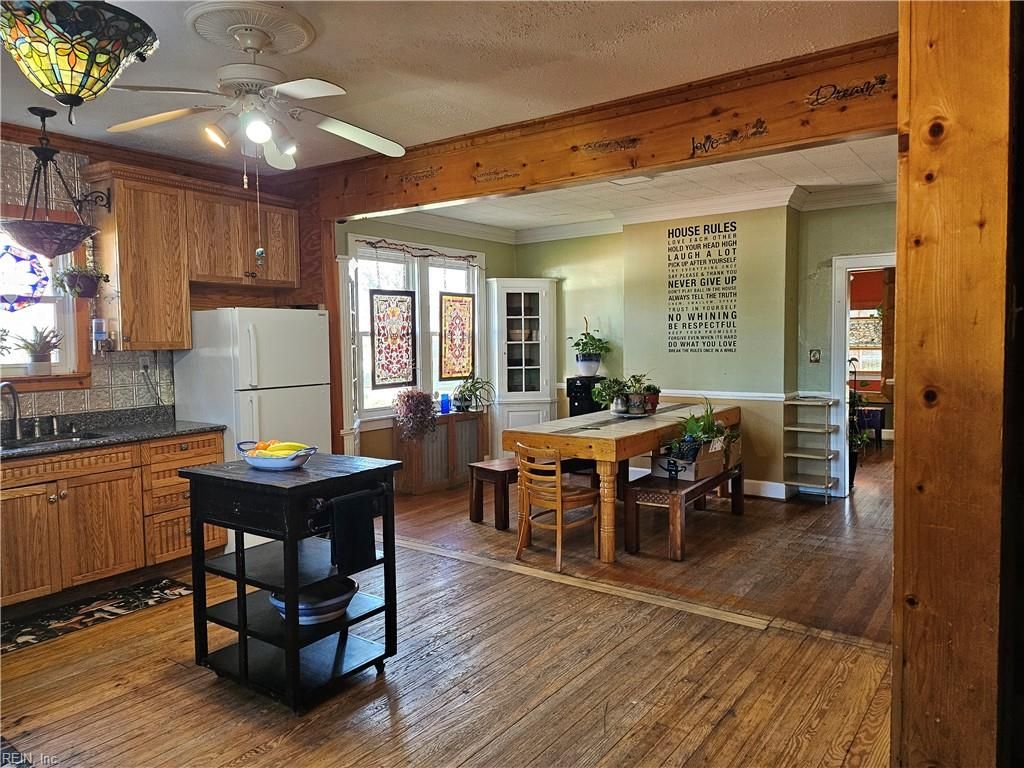 Photo of 115 Pear Avenue, Newport News, VA 23607 (MLS # 10629929)