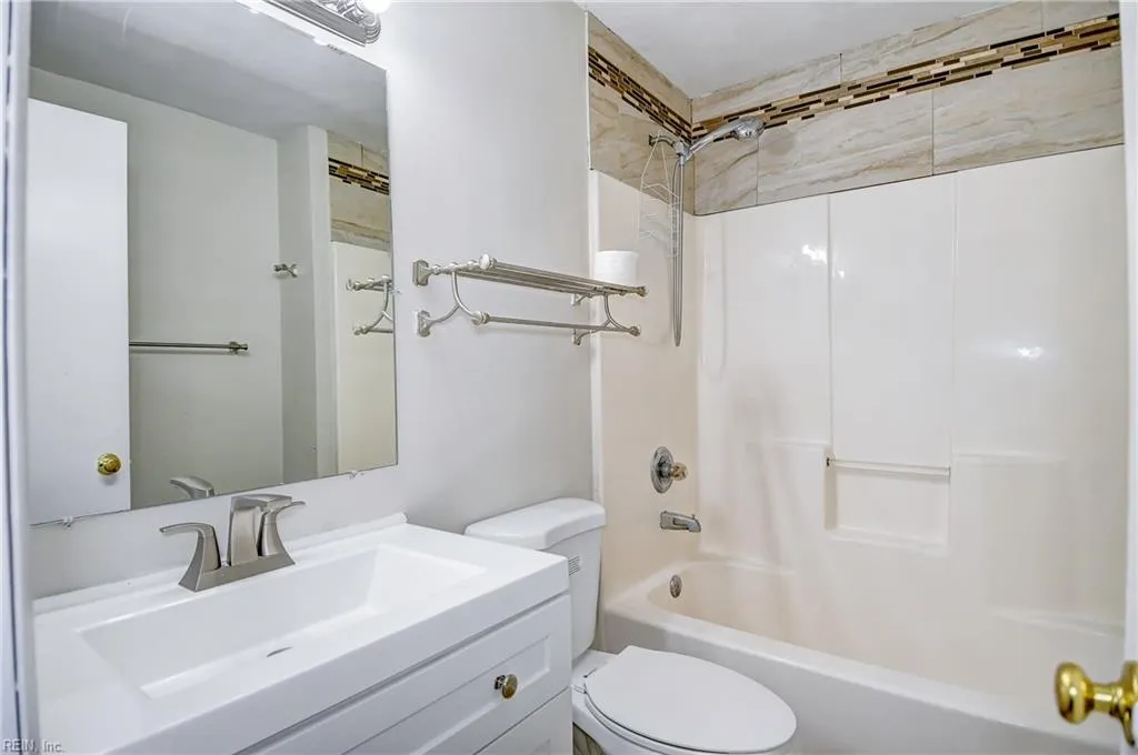 Chesapeake, Virginia 23324, United States, 3 Bedrooms Bedrooms, ,1 BathroomBathrooms,Residential,Active,160979