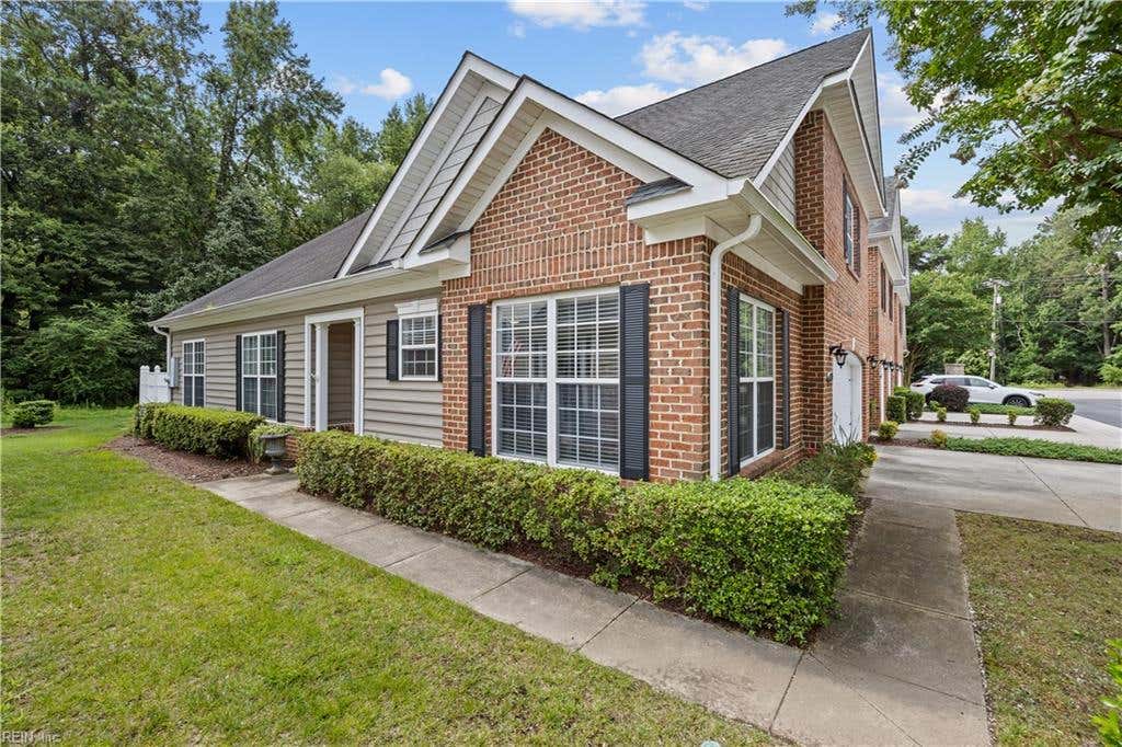 Photo of 416 Fieldstone Glen Way, Virginia Beach, VA 23454 (MLS # 10646290)