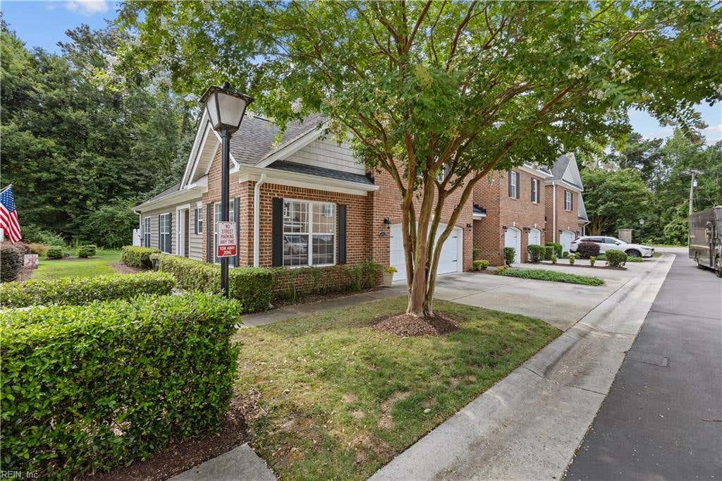 Photo of 416 Fieldstone Glen Way, Virginia Beach, VA 23454 (MLS # 10646290)