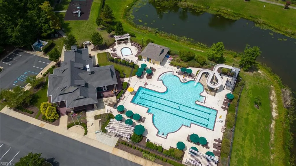 Carrollton, Virginia 23314, United States, 7 Bedrooms Bedrooms, ,5 BathroomsBathrooms,Residential,Pending,25600