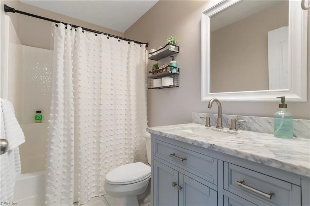 Carrollton, Virginia 23314, United States, 7 Bedrooms Bedrooms, ,5 BathroomsBathrooms,Residential,Pending,25600