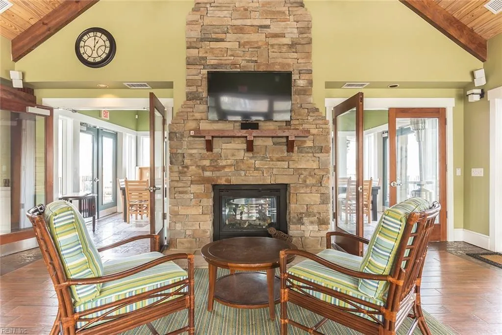 Carrollton, Virginia 23314, United States, 7 Bedrooms Bedrooms, ,5 BathroomsBathrooms,Residential,Pending,25600