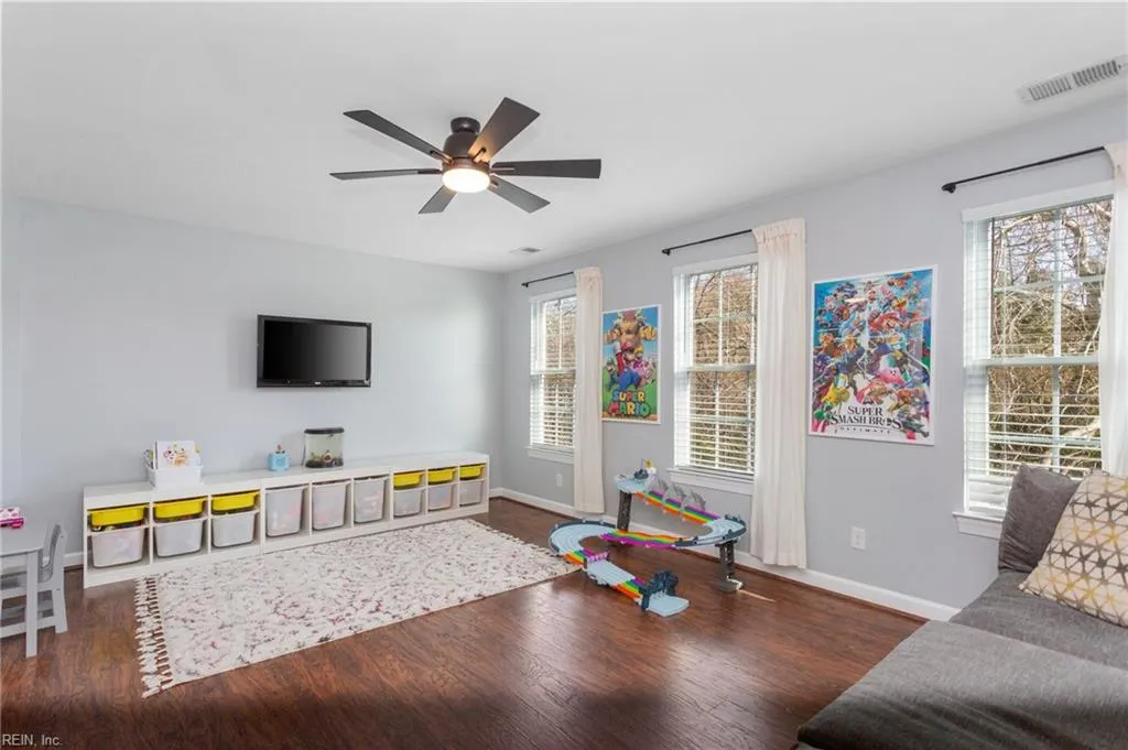 Carrollton, Virginia 23314, United States, 7 Bedrooms Bedrooms, ,5 BathroomsBathrooms,Residential,Pending,25600