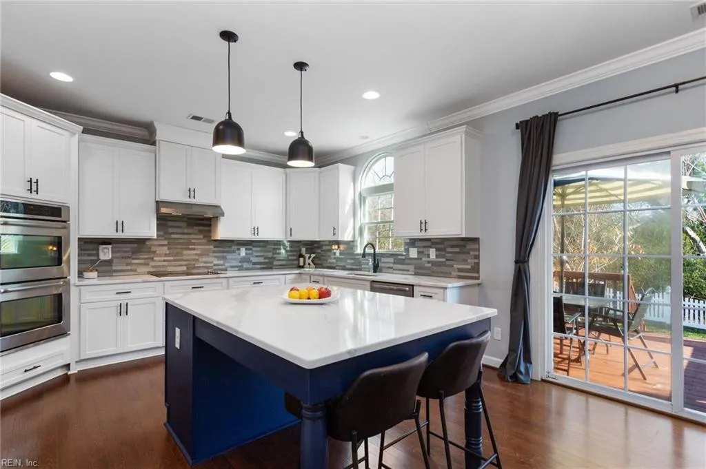 Carrollton, Virginia 23314, United States, 7 Bedrooms Bedrooms, ,5 BathroomsBathrooms,Residential,Pending,25600