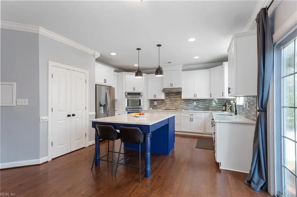 Carrollton, Virginia 23314, United States, 7 Bedrooms Bedrooms, ,5 BathroomsBathrooms,Residential,Pending,25600