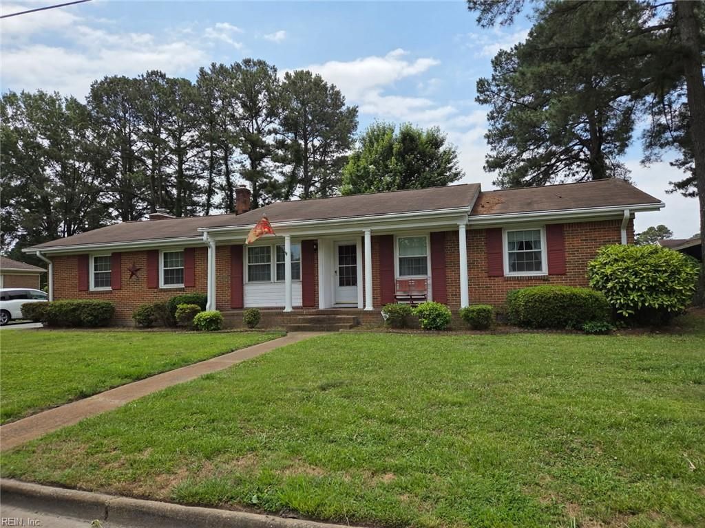 Photo of 405 Villanova Avenue, Chesapeake, VA 23324 (MLS # 10637557)