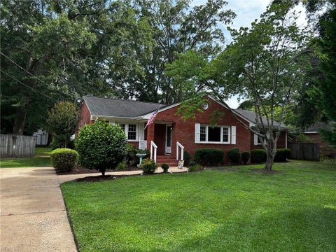 Photo of 145 Hurdle Dr Drive, Chesapeake, VA 23322 (MLS # 10645772)