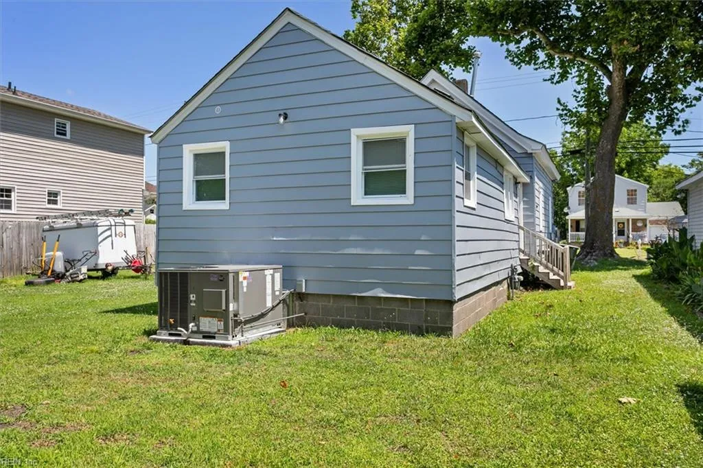 Hampton, Virginia 23669, United States, 3 Bedrooms Bedrooms, ,1 BathroomBathrooms,Residential,Active,193975