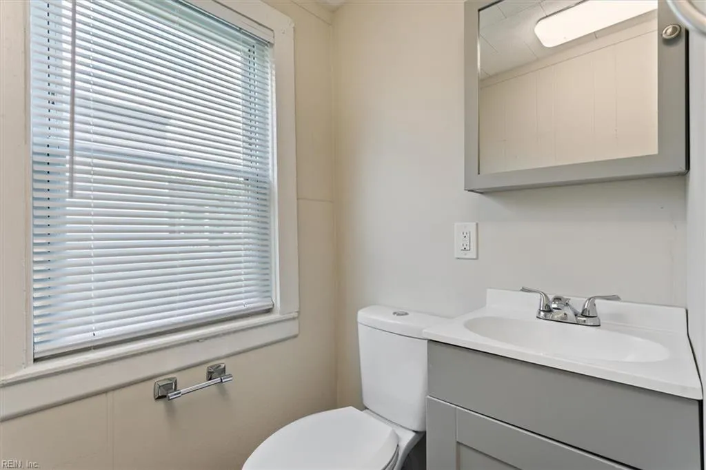 Hampton, Virginia 23669, United States, 3 Bedrooms Bedrooms, ,1 BathroomBathrooms,Residential,Active,193975