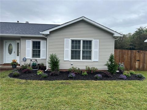 1060 Wasserman DR Virginia Beach VA 23454