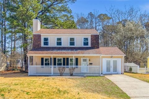 Photo of 20 Chowan Place, Newport News, VA 23608 (MLS # 10625296)