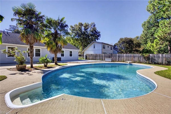 119 ADMIRAL CT, HAMPTON, VA 23669 - Image fc6febab78a3ff9cf2ce0a8643ff68e6/3815227048