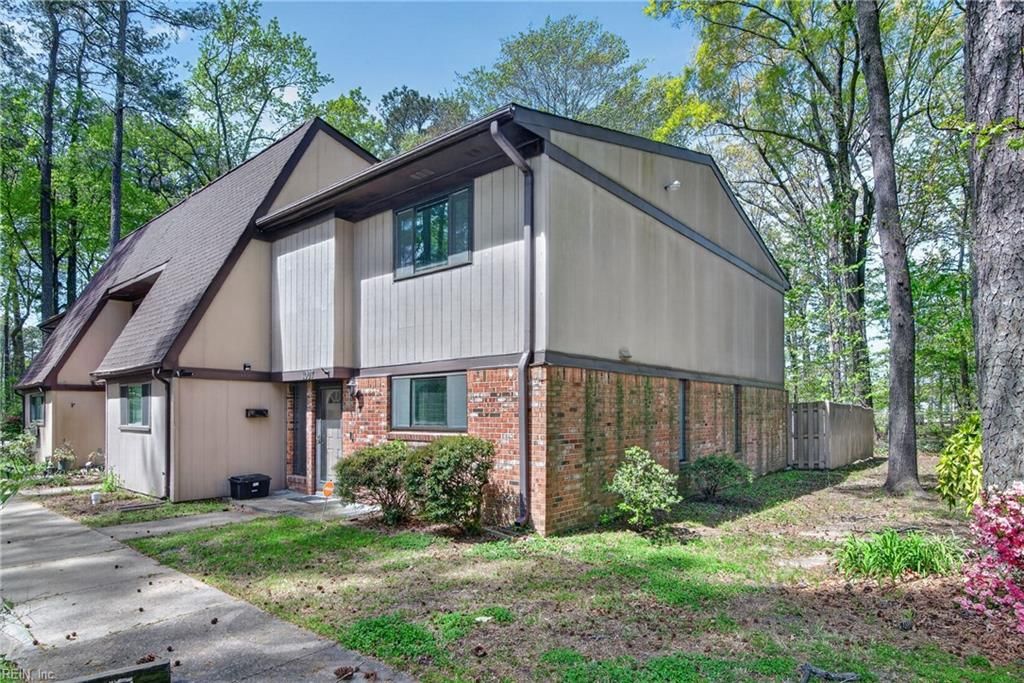 Photo of 1007 Willow Green Drive, Newport News, VA 23602 (MLS # 10628816)