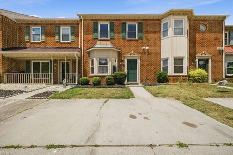 Photo of 748 Creekside Crescent, Chesapeake, VA 23320 (MLS # 10657198)