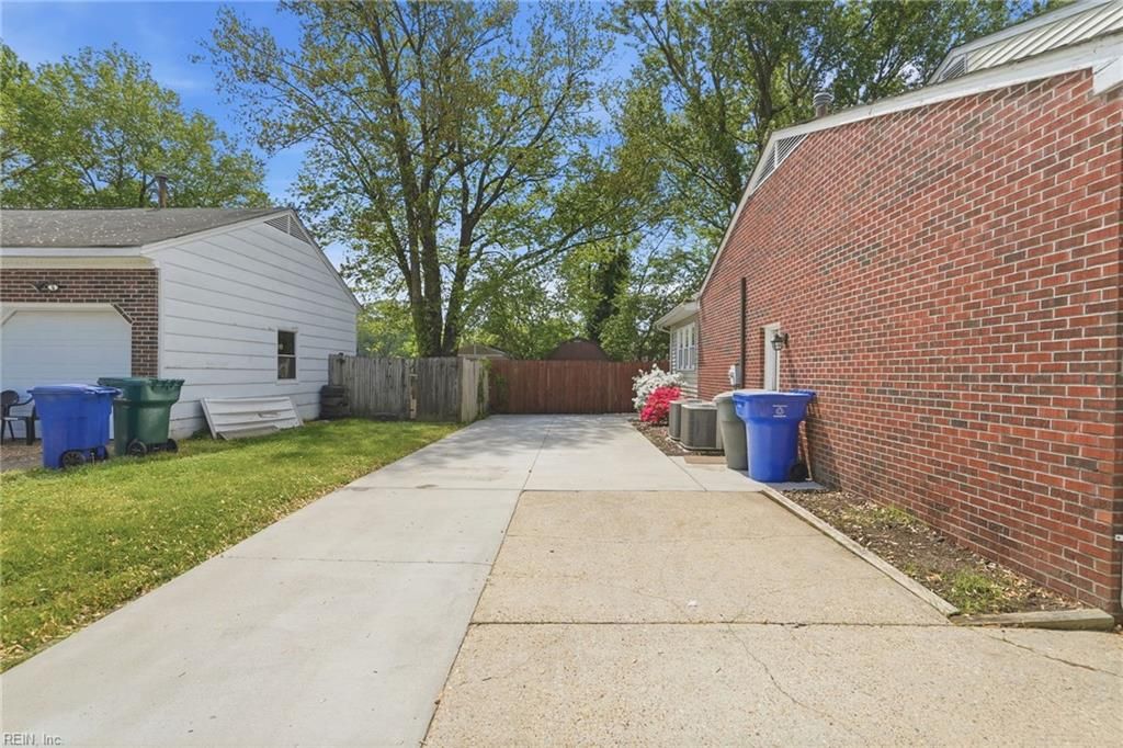 Photo of 90 Saint Croix Dr Drive, Newport News, VA 23602 (MLS # 10630941)