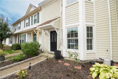 Photo of 4615 Marlwood Way Way, Virginia Beach, VA 23462 (MLS # 10655180)