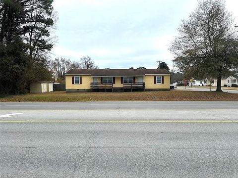 Photo of 308 Elizabeth Street, Suffolk, VA 23434 (MLS # 10612794)