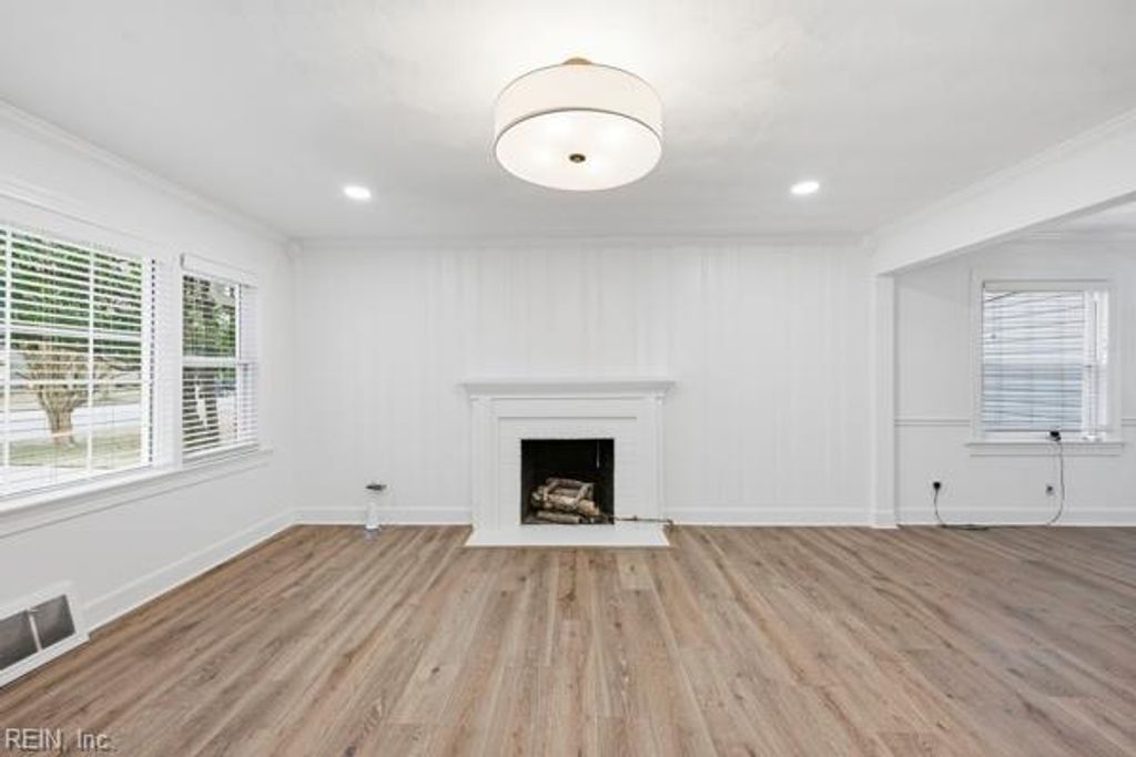 Photo of 163 Columbia Avenue, Hampton, VA 23669 (MLS # 10618670)