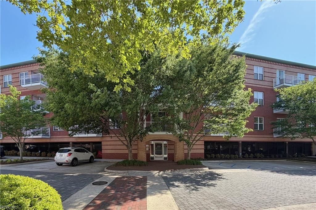 Photo of 249 W Freemason Street #205, Norfolk, VA 23510 (MLS # 10629770)