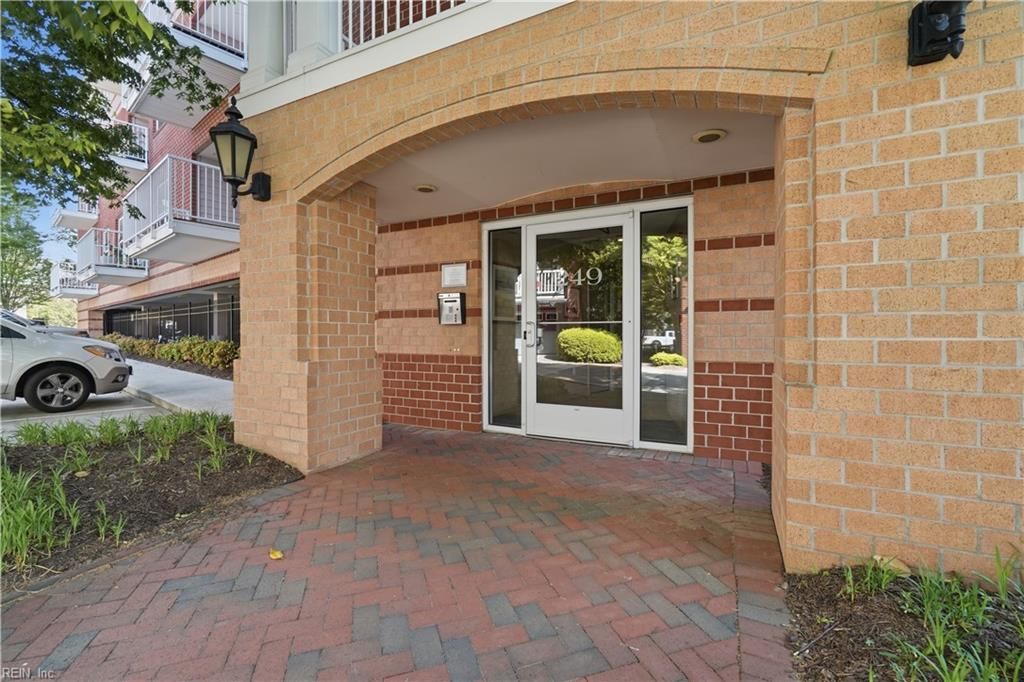 Photo of 249 W Freemason Street #205, Norfolk, VA 23510 (MLS # 10629770)