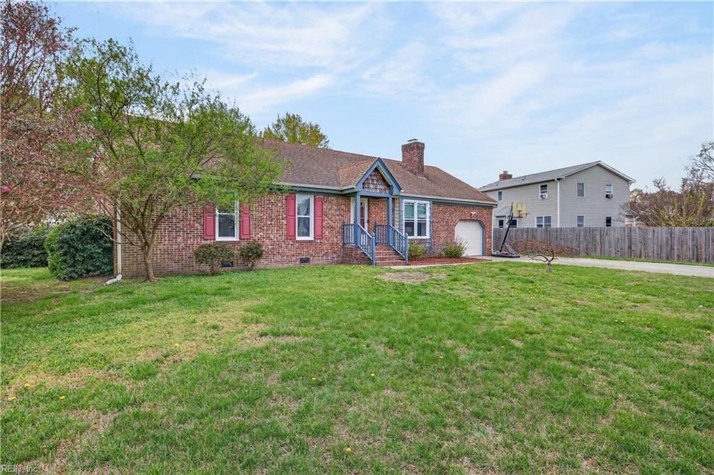 Photo of 804 Erik Paul Drive, Chesapeake, VA 23322 (MLS # 10627082)