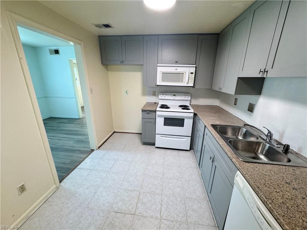 Photo of 369 Circuit Lane Ln #F, Newport News, VA 23608 (MLS # 10629061)