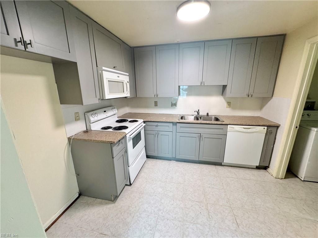 Photo of 369 Circuit Lane Ln #F, Newport News, VA 23608 (MLS # 10629061)