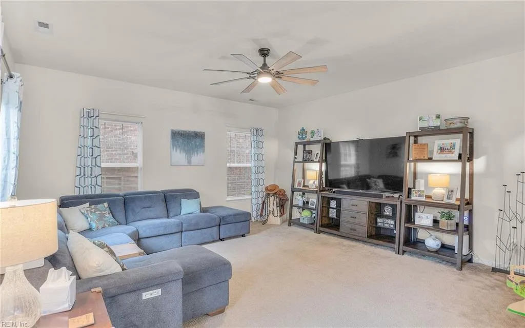 Portsmouth, Virginia 23703, United States, 4 Bedrooms Bedrooms, ,3 BathroomsBathrooms,Residential,Active,208329