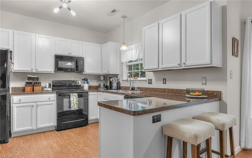 Portsmouth, Virginia 23703, United States, 4 Bedrooms Bedrooms, ,3 BathroomsBathrooms,Residential,Active,208329