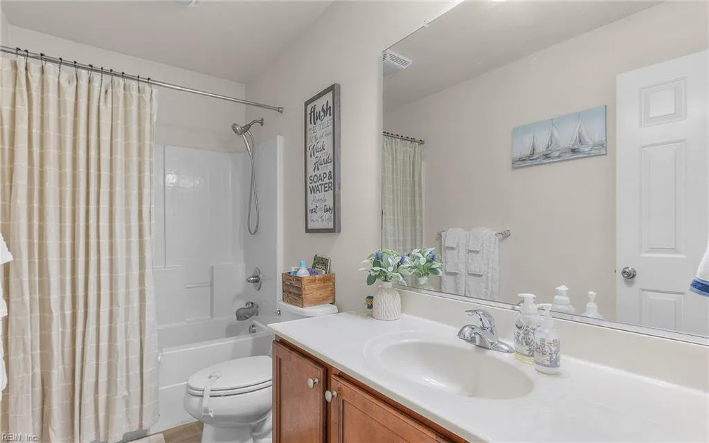 Portsmouth, Virginia 23703, United States, 4 Bedrooms Bedrooms, ,3 BathroomsBathrooms,Residential,Active,208329