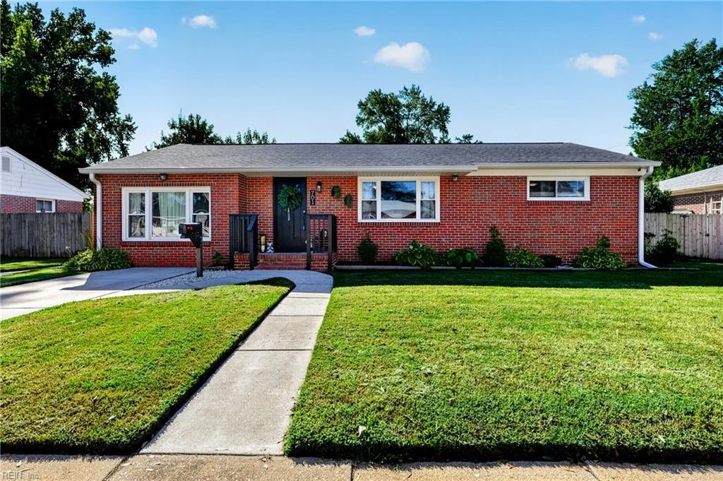 701 Euwanee Place