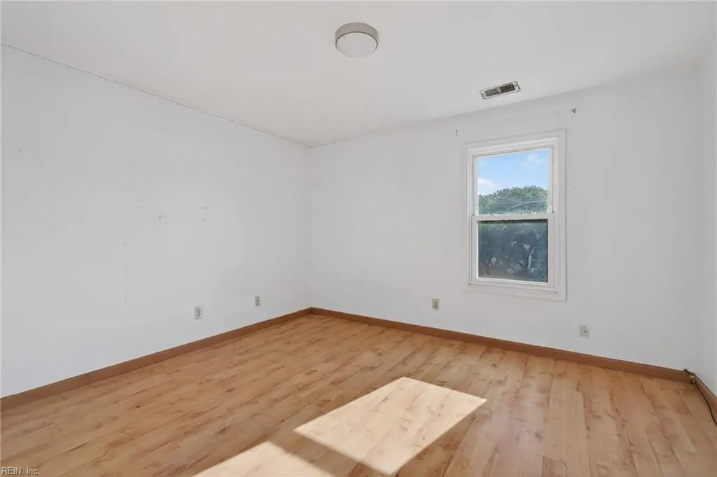 Virginia Beach, Virginia 23451, United States, 4 Bedrooms Bedrooms, ,4 BathroomsBathrooms,Residential,Active,257612