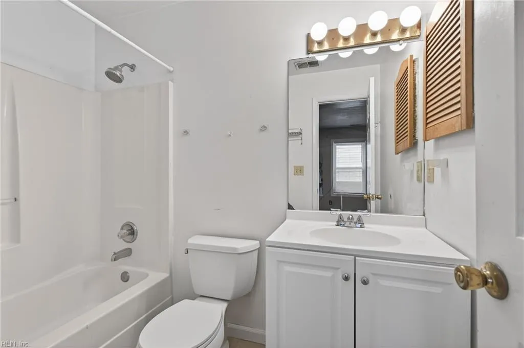 Virginia Beach, Virginia 23451, United States, 4 Bedrooms Bedrooms, ,4 BathroomsBathrooms,Residential,Active,257612