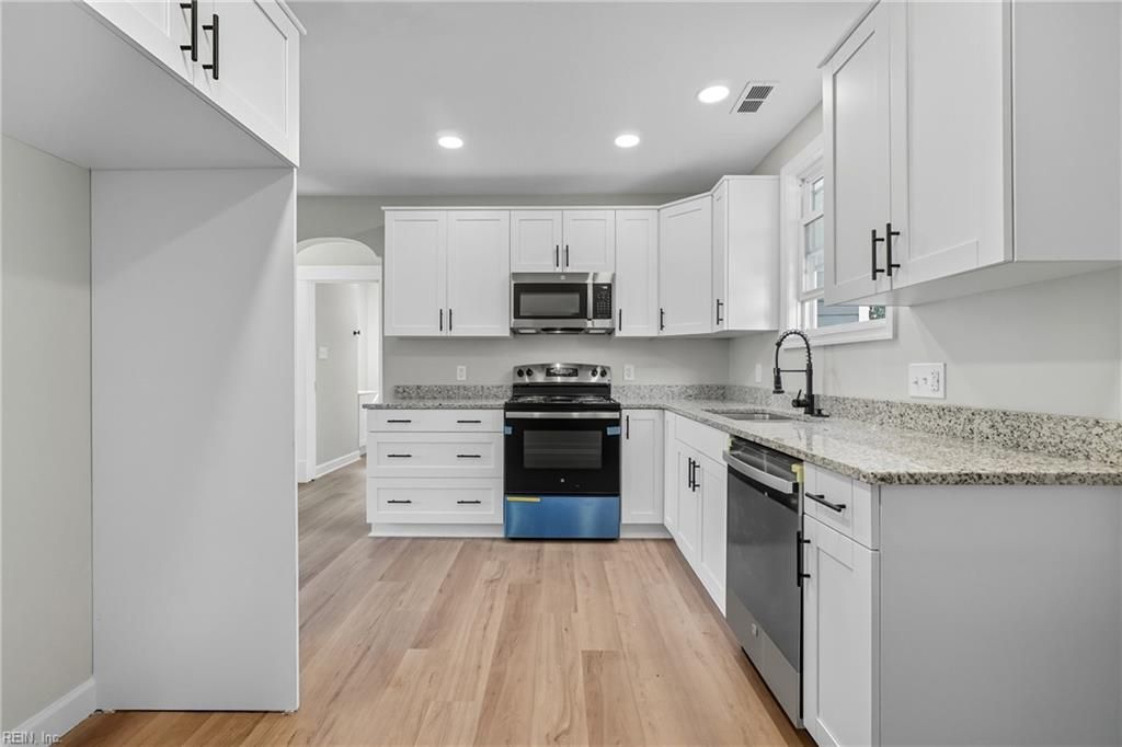 Photo of 4621 Columbia Street, Portsmouth, VA 23707 (MLS # 10612257)