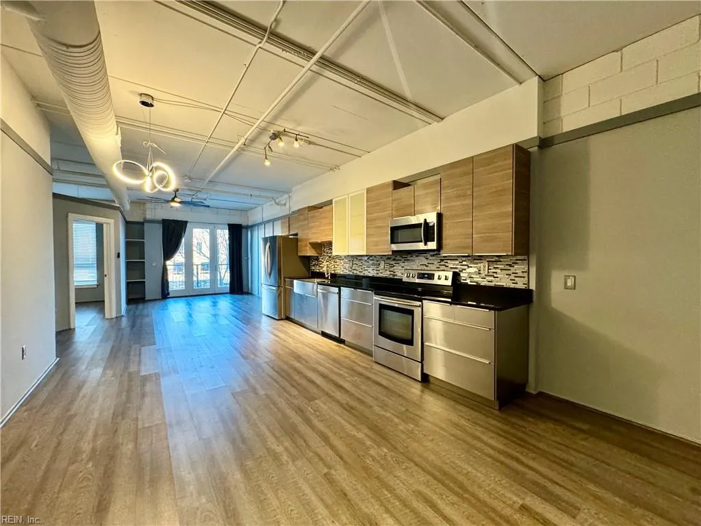 Norfolk, Virginia 23510, United States, 2 Bedrooms Bedrooms, ,2 BathroomsBathrooms,Residential,Active,22176