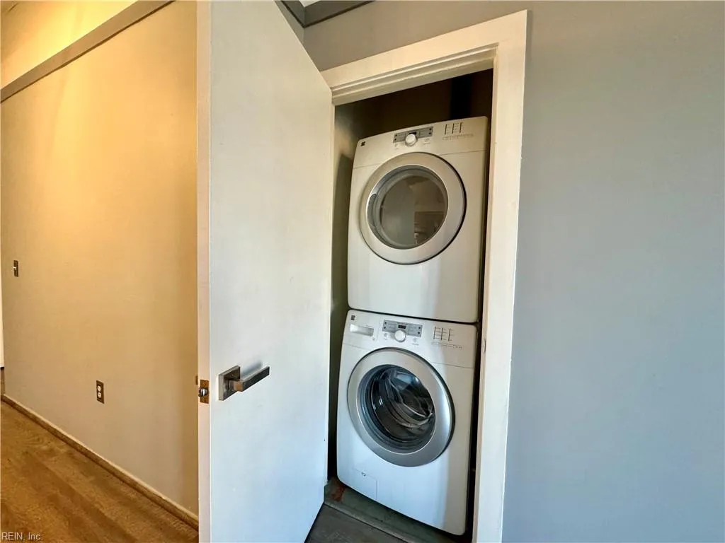 Norfolk, Virginia 23510, United States, 2 Bedrooms Bedrooms, ,2 BathroomsBathrooms,Residential,Active,22176