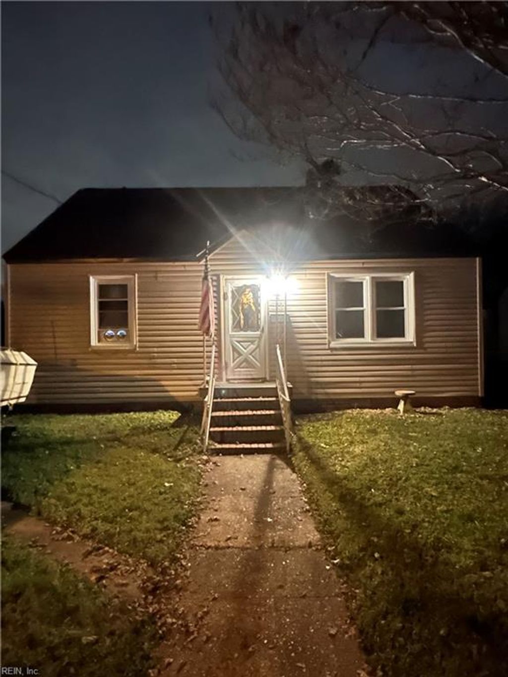 Photo of 1135 Jasmine Street, Hampton, VA 23663 (MLS # 10621544)