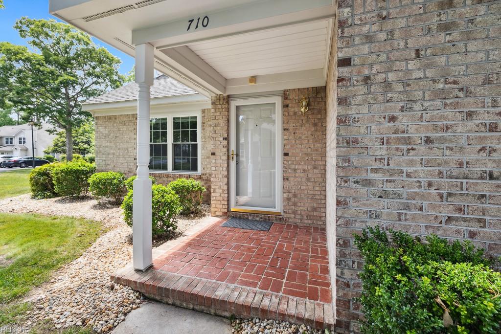 710 Broad Bay CV