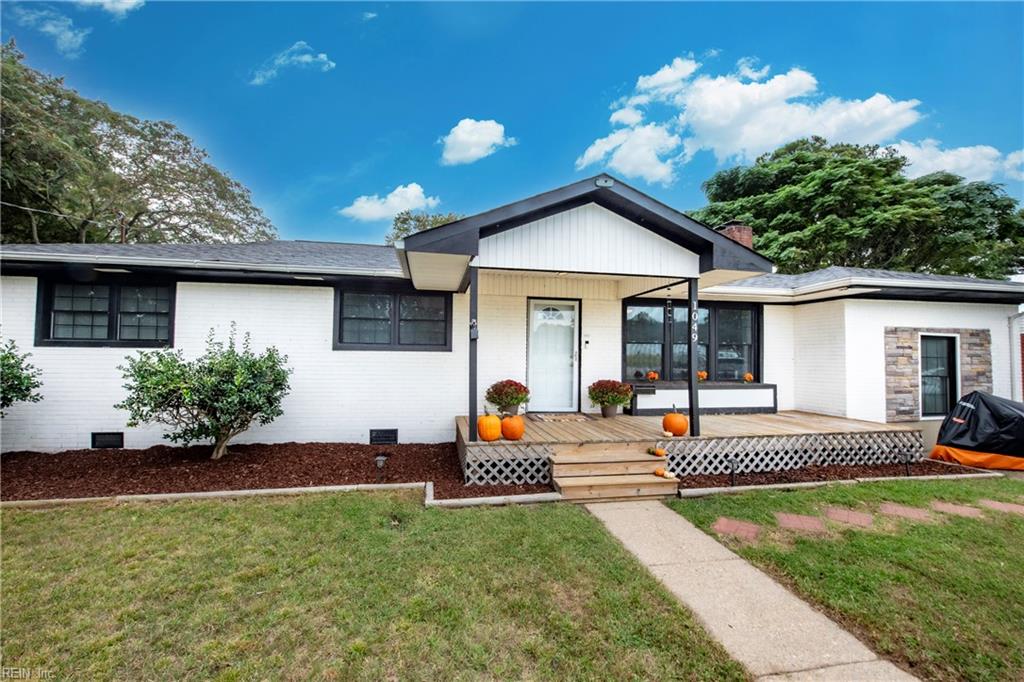 Photo of 1049 Norwich Ave Avenue, Virginia Beach, VA 23455 (MLS # 10654614)