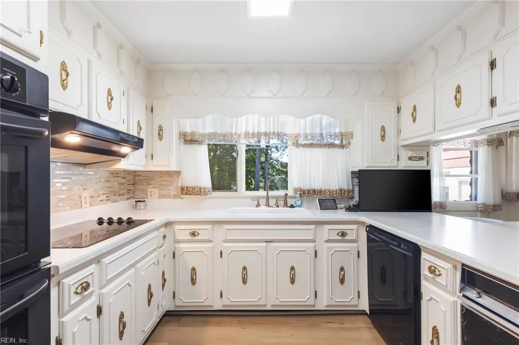 Portsmouth, Virginia 23701, United States, 3 Bedrooms Bedrooms, ,3 BathroomsBathrooms,Residential,Active,1566