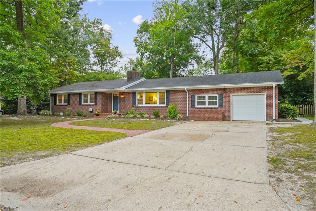 Photo of 3105 E Cheltingham Place, Virginia Beach, VA 23452 (MLS # 10655122)